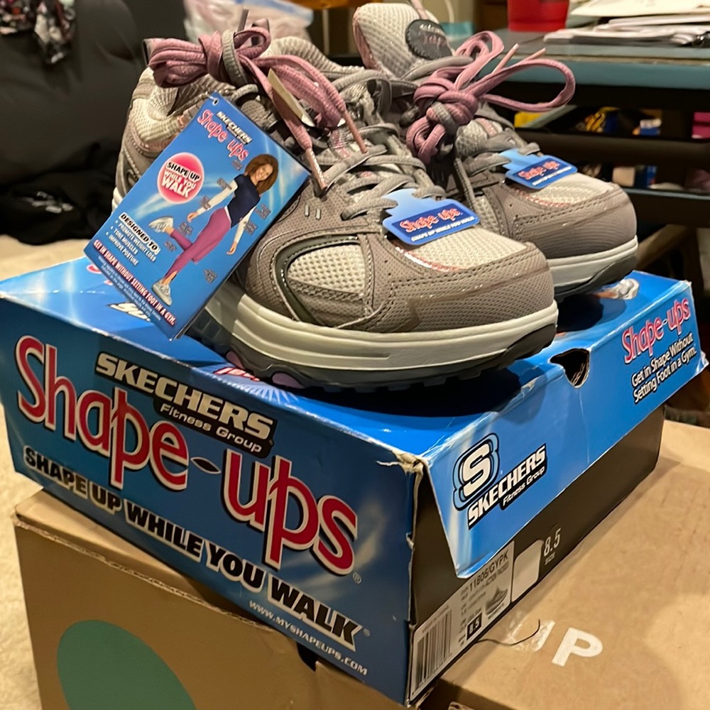 NWT Skechers Shape-Ups Grey Pink Sneakers 8.5